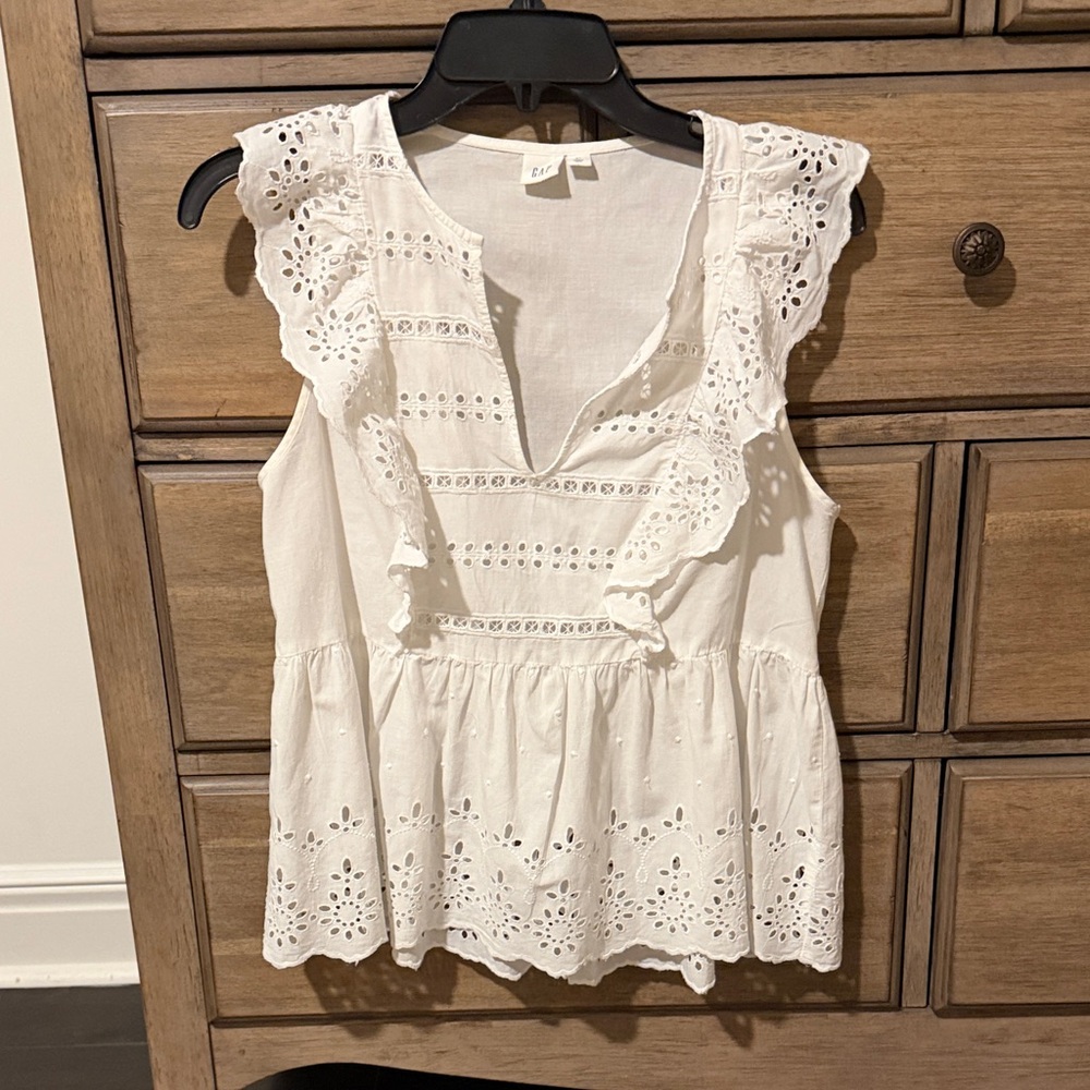 GAP White Eyelet Ruffle Sleeveless Blouse